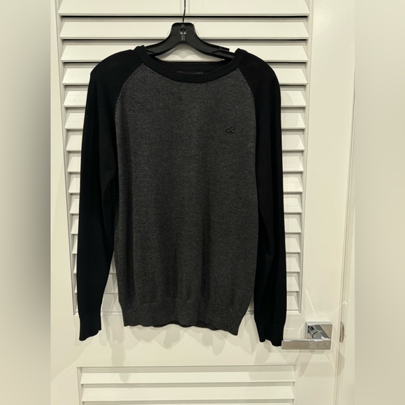 Sweater - Picture 1 of 3